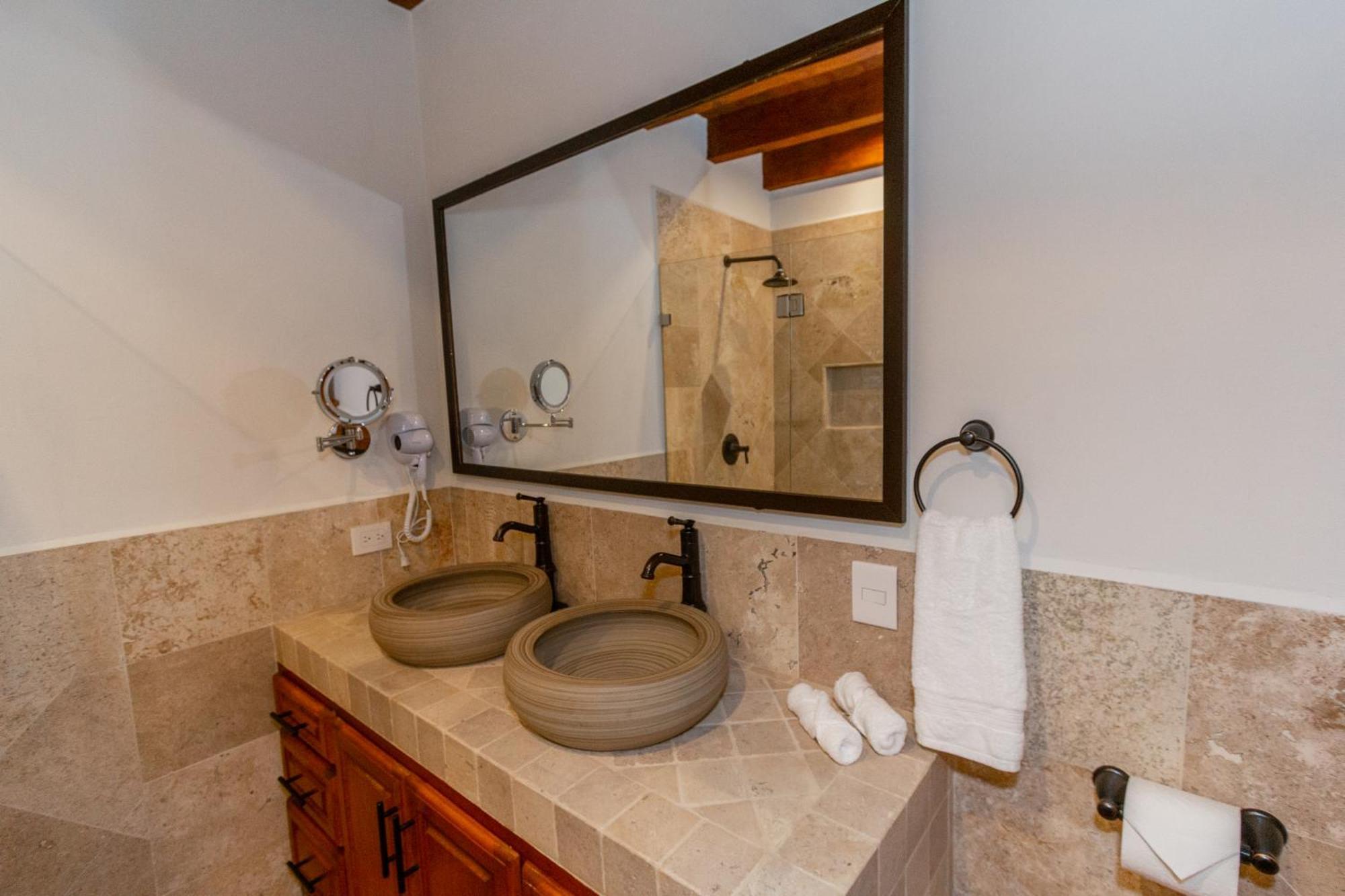 Five Queens Boutique Hotel Альенде Экстерьер фото