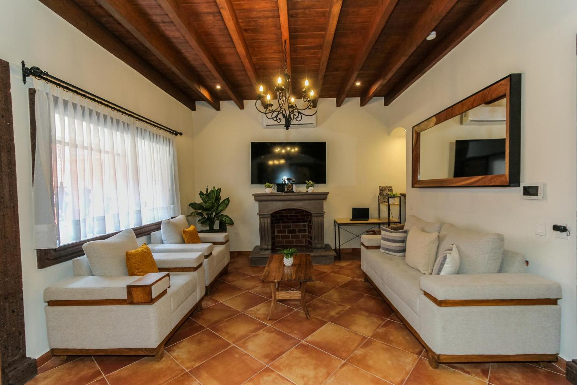 Five Queens Boutique Hotel Альенде Экстерьер фото