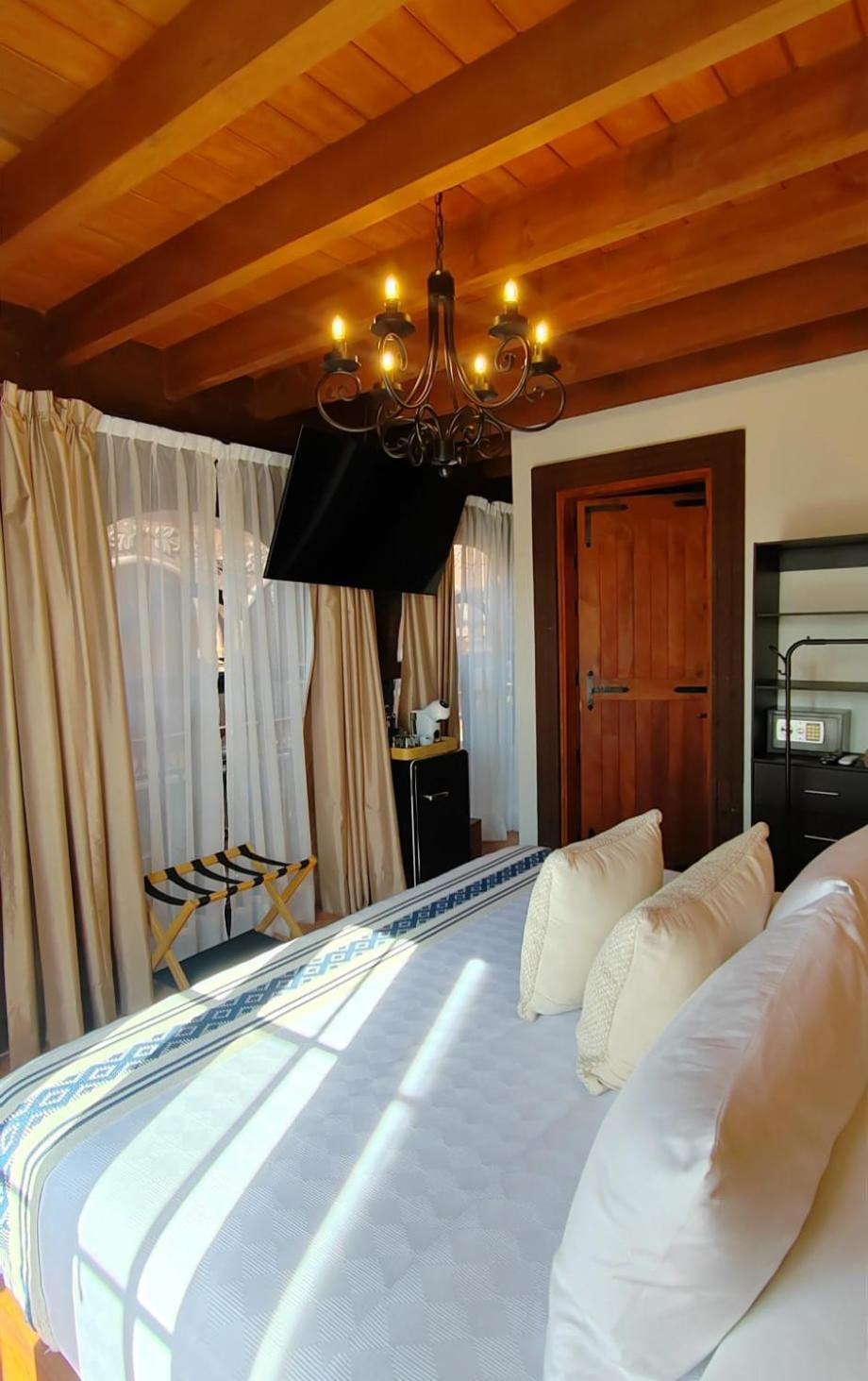 Five Queens Boutique Hotel Альенде Экстерьер фото